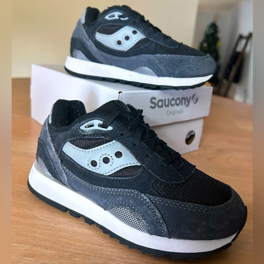 *LIKE NEW* Saucony BIG KID'S SHADOW 6000 SNEAKER size 13 school shoes